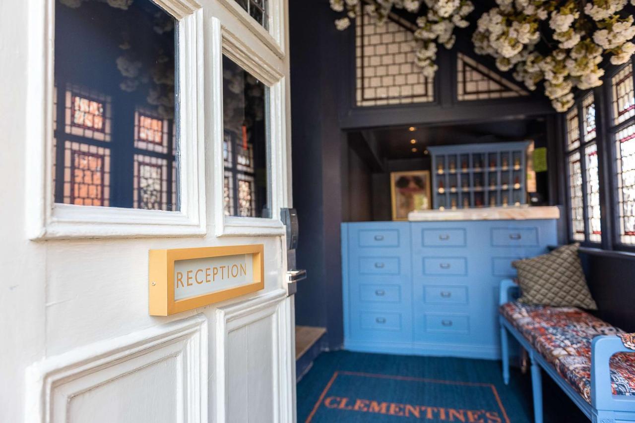 Clementine'S Guest House York Esterno foto Reception at Clement's Inn